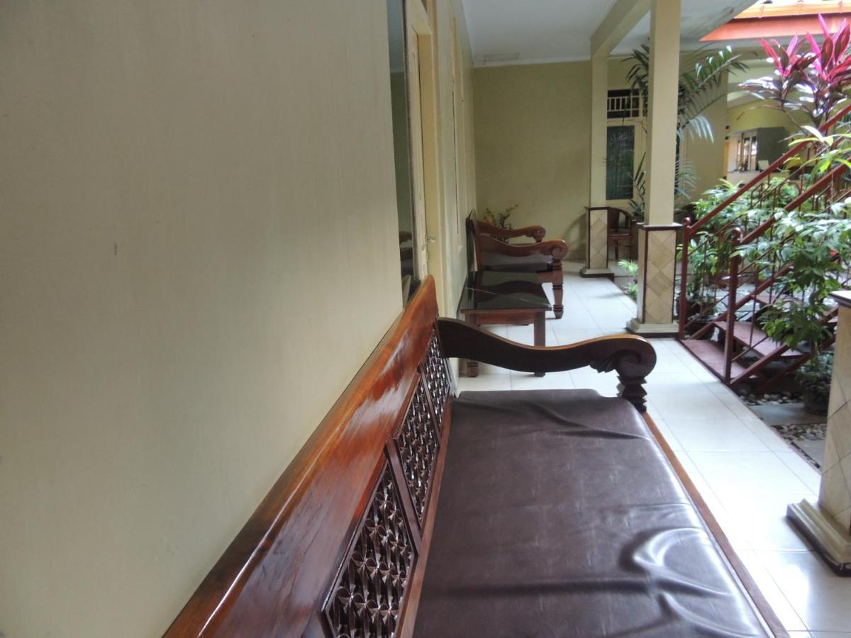Shabrina Homestay Syariah Kalasan Eksteriør bilde